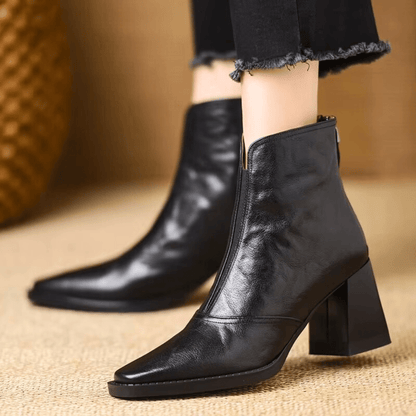 Cornelia | Eleganta läderankelboots med klack